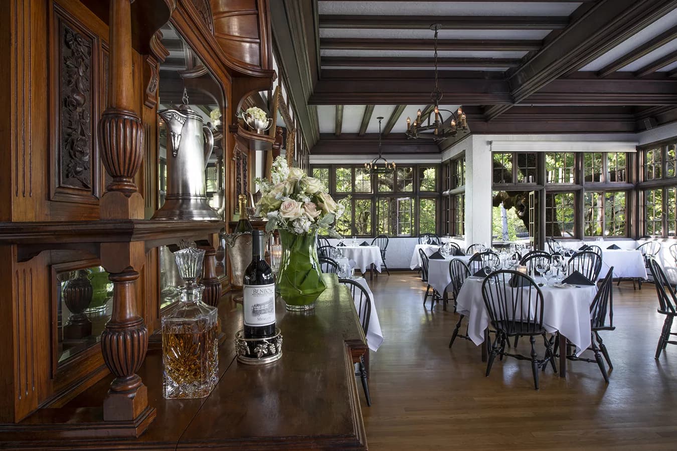 Benbow Historic Inn restaurant dining room